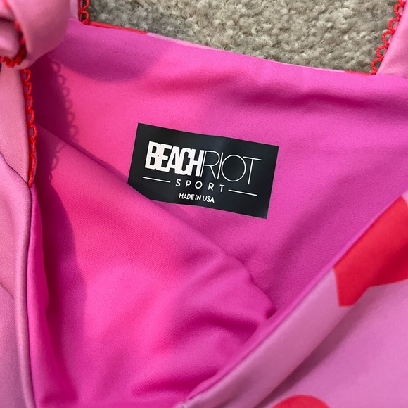 NWT- beach riot heart sport bra - Picture 2 of 4